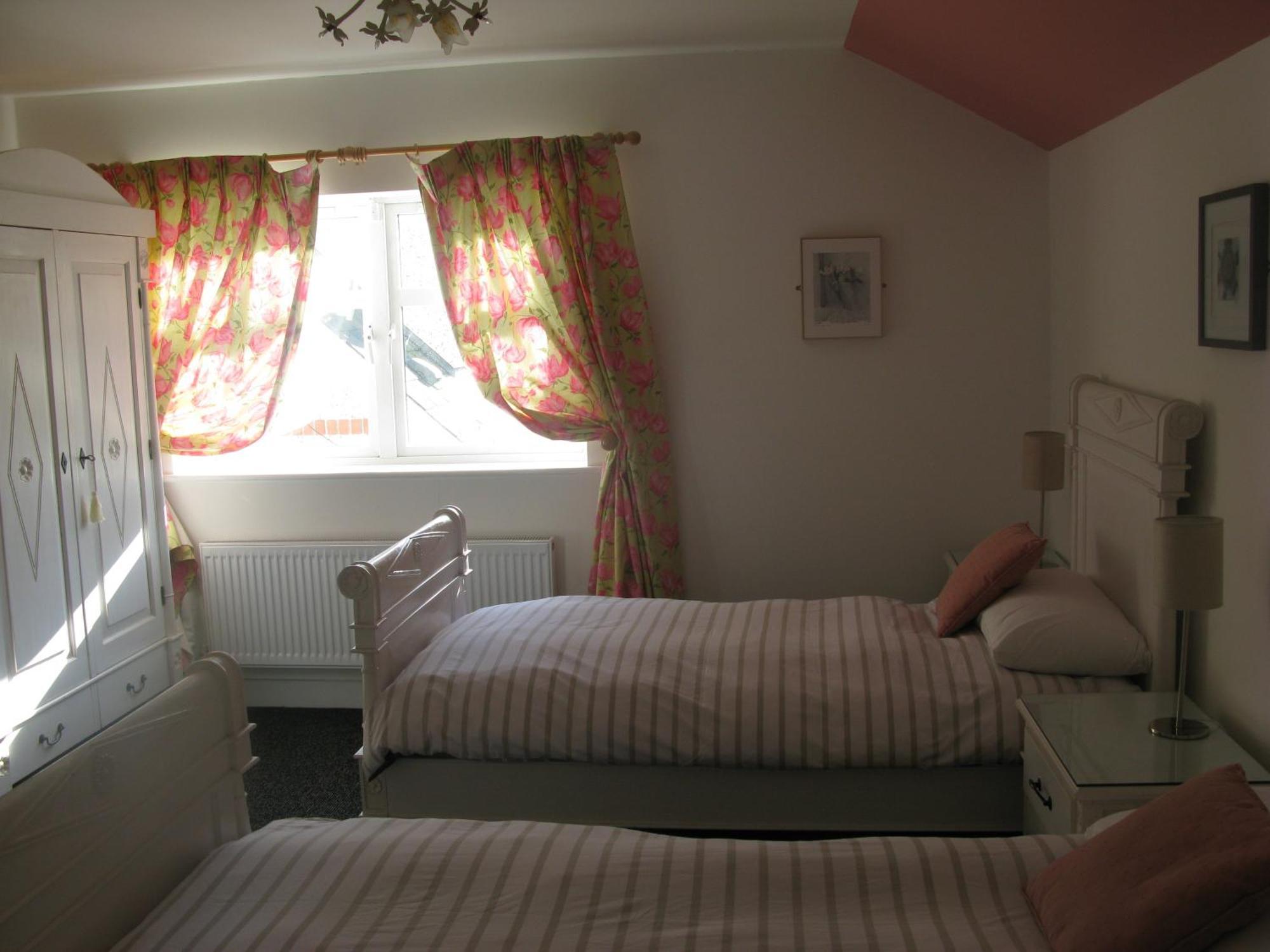 Laragh House B&B 킬케니 객실 사진
